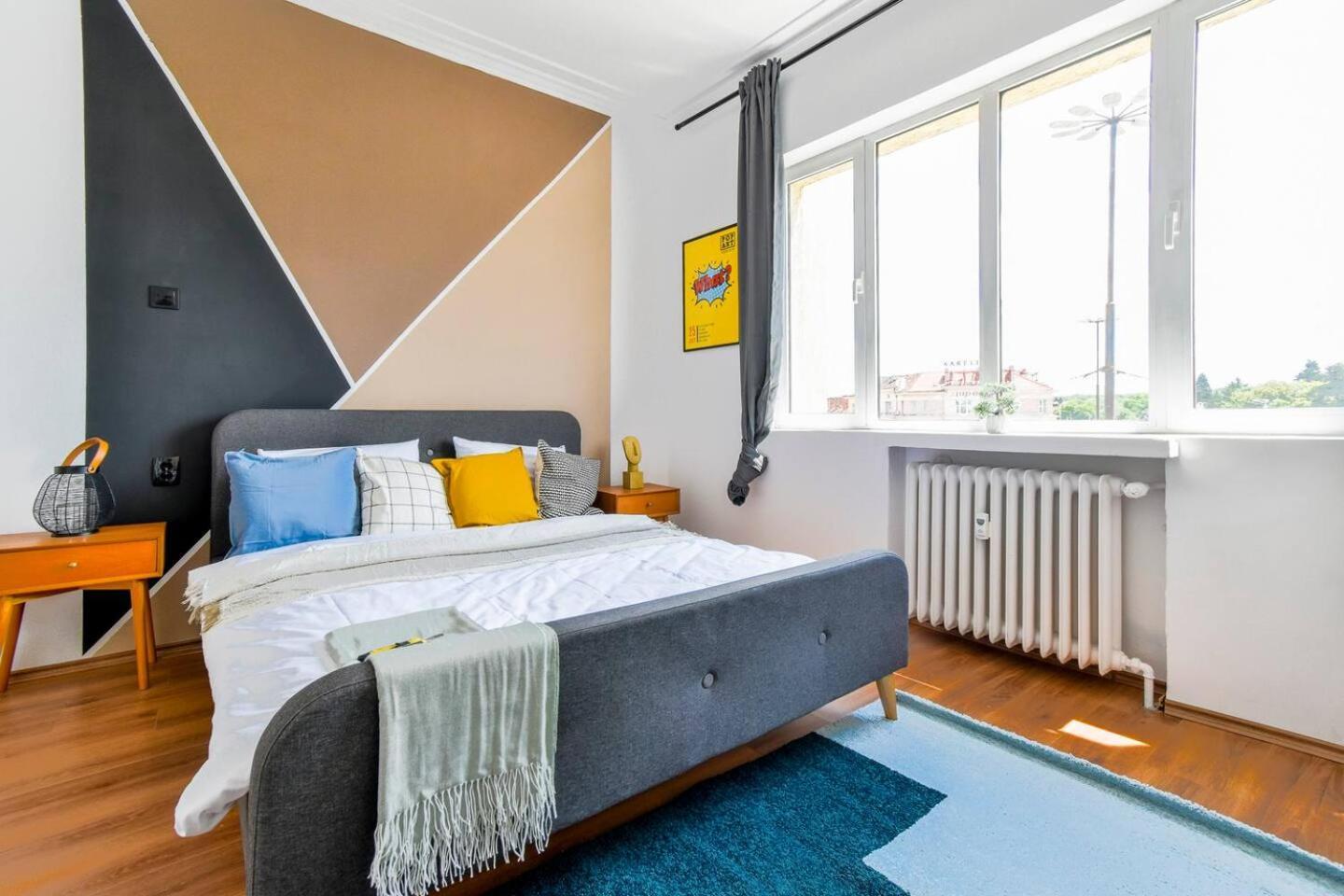 Super Fresh! 3Bdr Apartment In Sofia Center'S Artistic Area Exterior photo