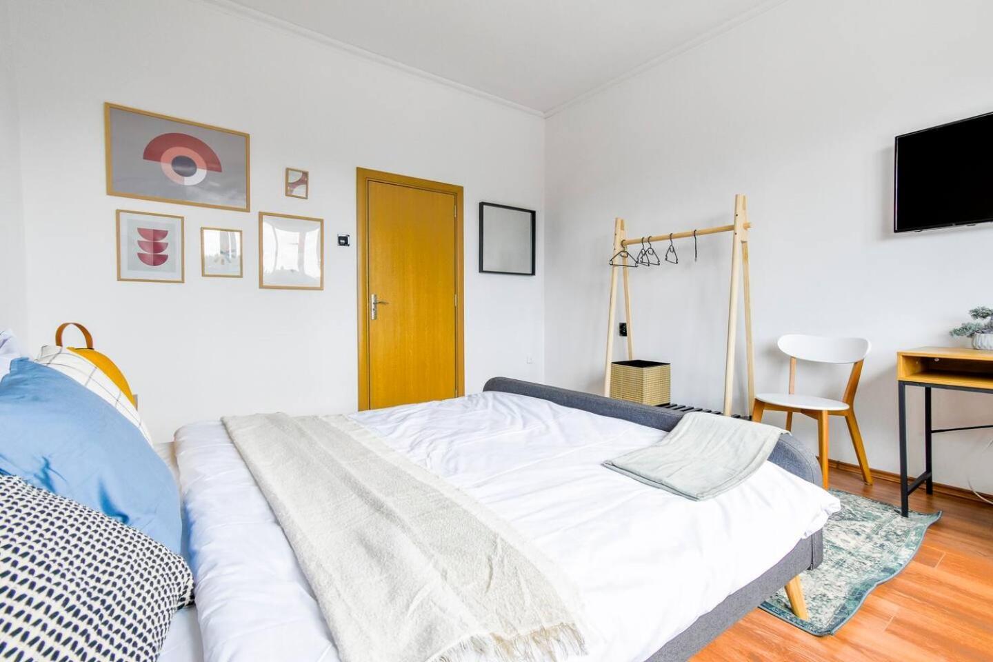 Super Fresh! 3Bdr Apartment In Sofia Center'S Artistic Area Exterior photo