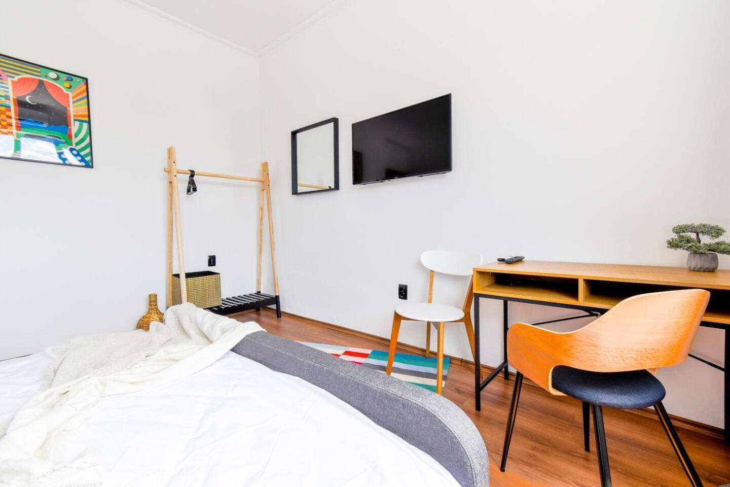 Super Fresh! 3Bdr Apartment In Sofia Center'S Artistic Area Exterior photo