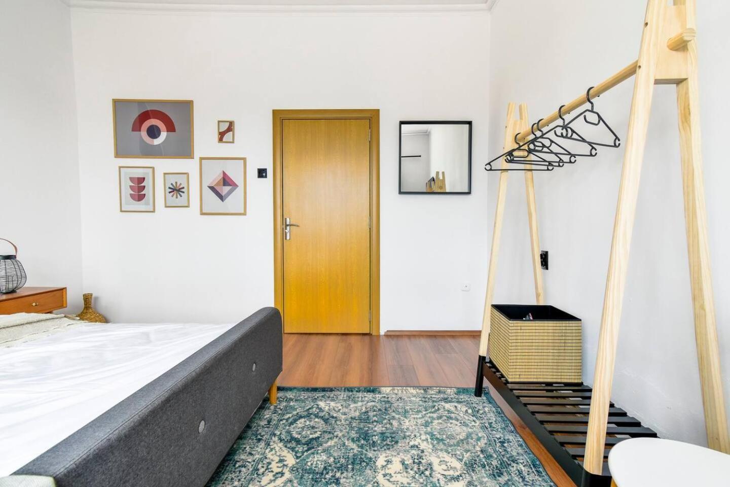 Super Fresh! 3Bdr Apartment In Sofia Center'S Artistic Area Exterior photo