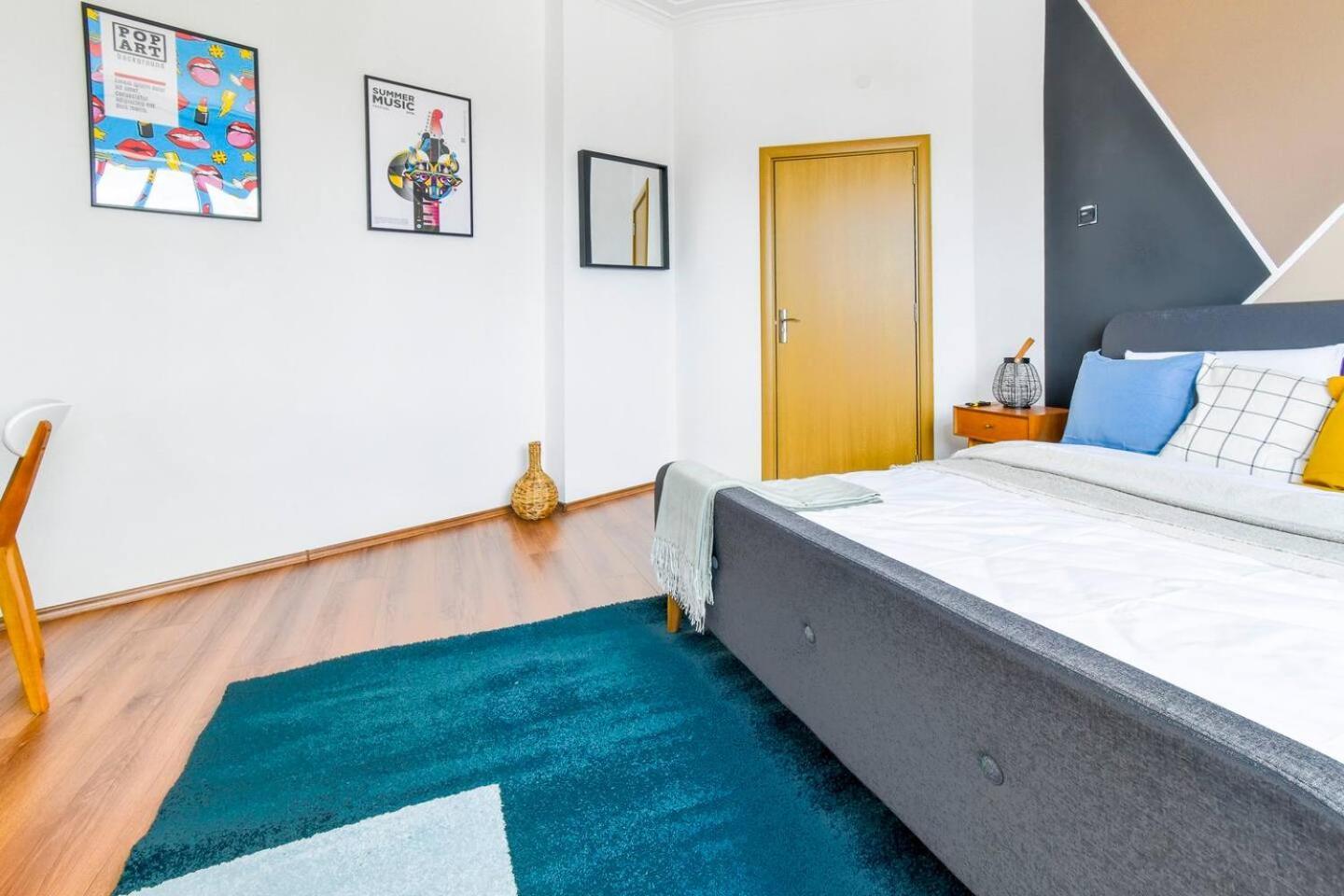 Super Fresh! 3Bdr Apartment In Sofia Center'S Artistic Area Exterior photo