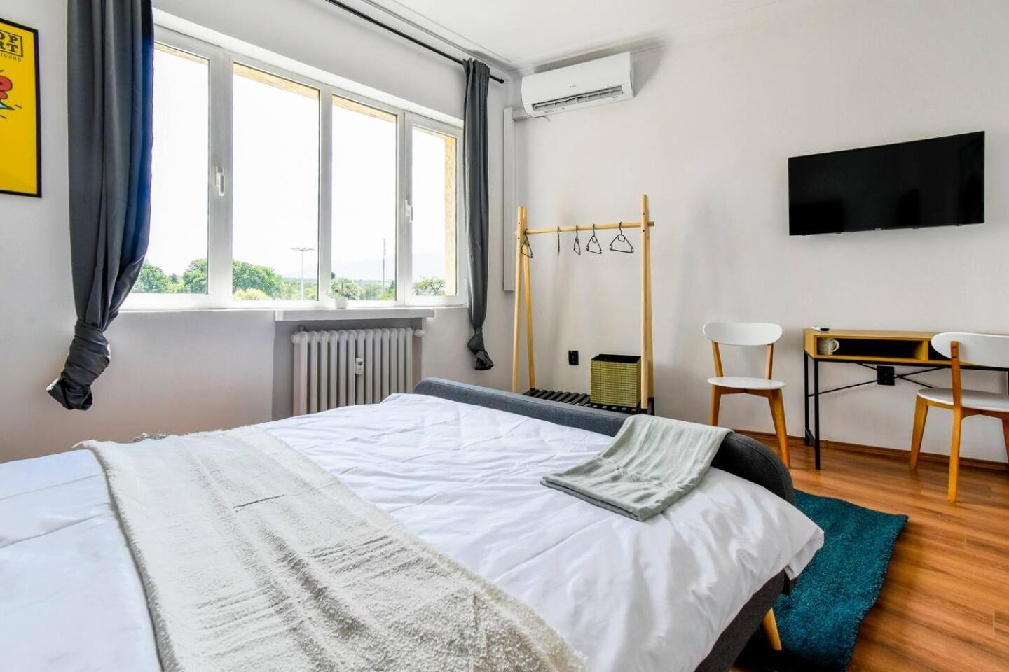 Super Fresh! 3Bdr Apartment In Sofia Center'S Artistic Area Exterior photo